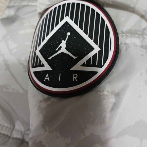 Boys Small Air Jordan winter coat - Picture 2 of 7